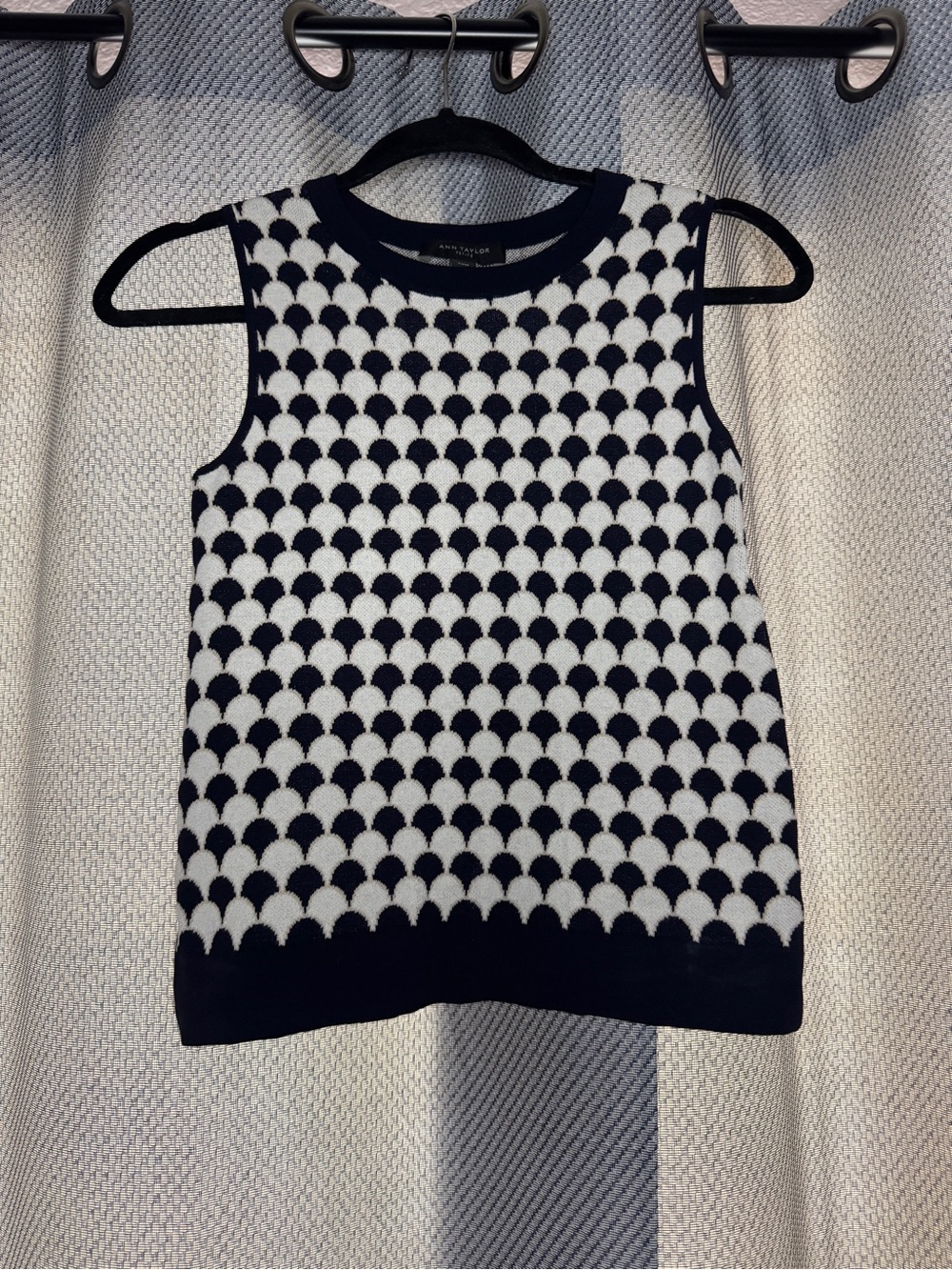 Ann Taylor Navy & White Scalloped Sweater Tank Top